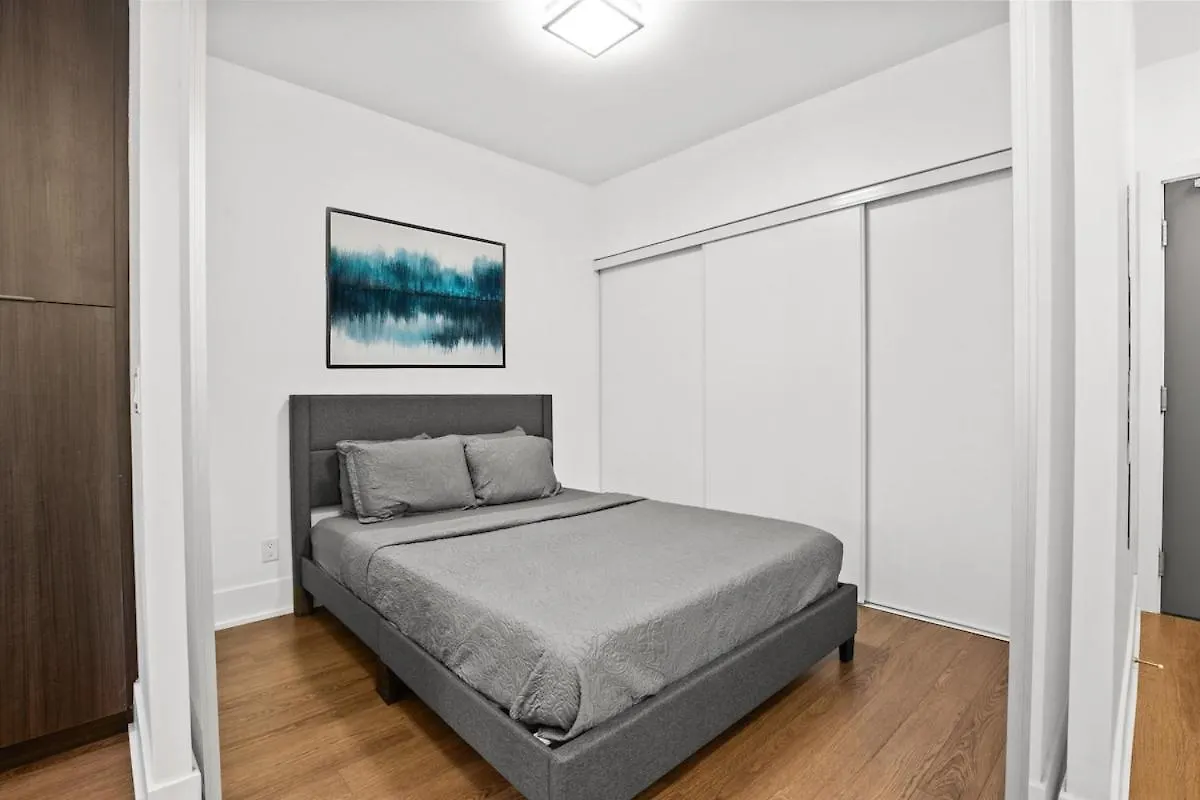 2 Bed 2 Bath Cn-Tower And Lakeviews- Parking Toronto