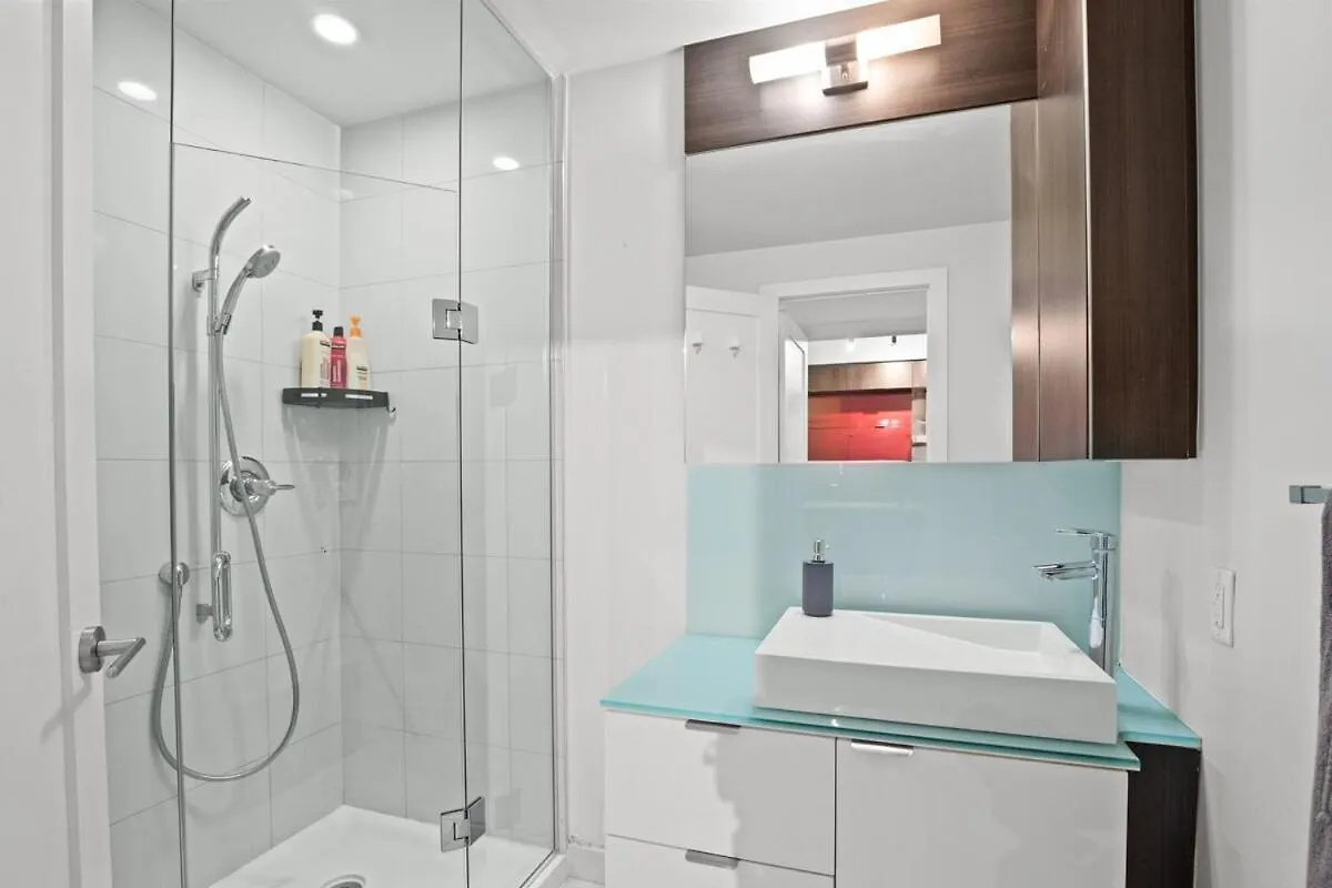 Apartment 2 Bed 2 Bath Cn-Tower And Lakeviews- Parking Toronto