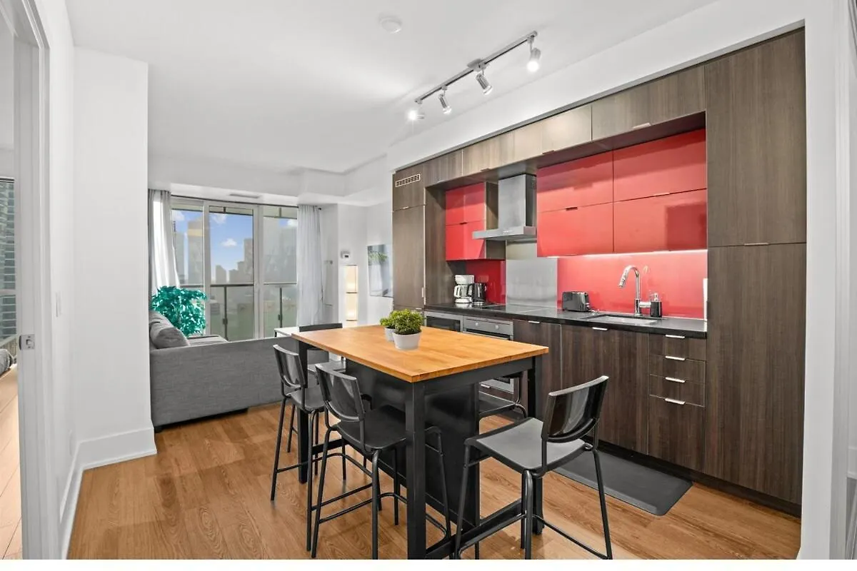 2 Bed 2 Bath Cn-Tower And Lakeviews- Parking Toronto