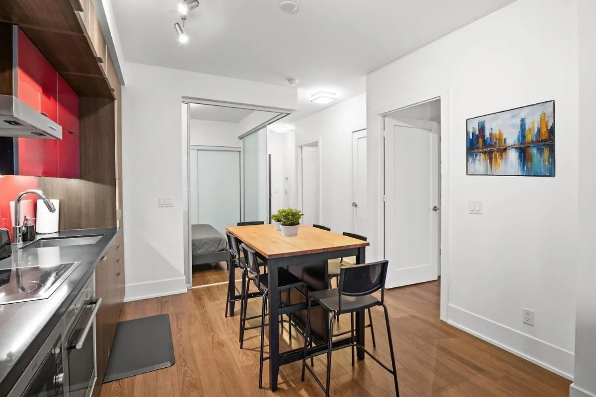 Apartment 2 Bed 2 Bath Cn-Tower And Lakeviews- Parking Toronto