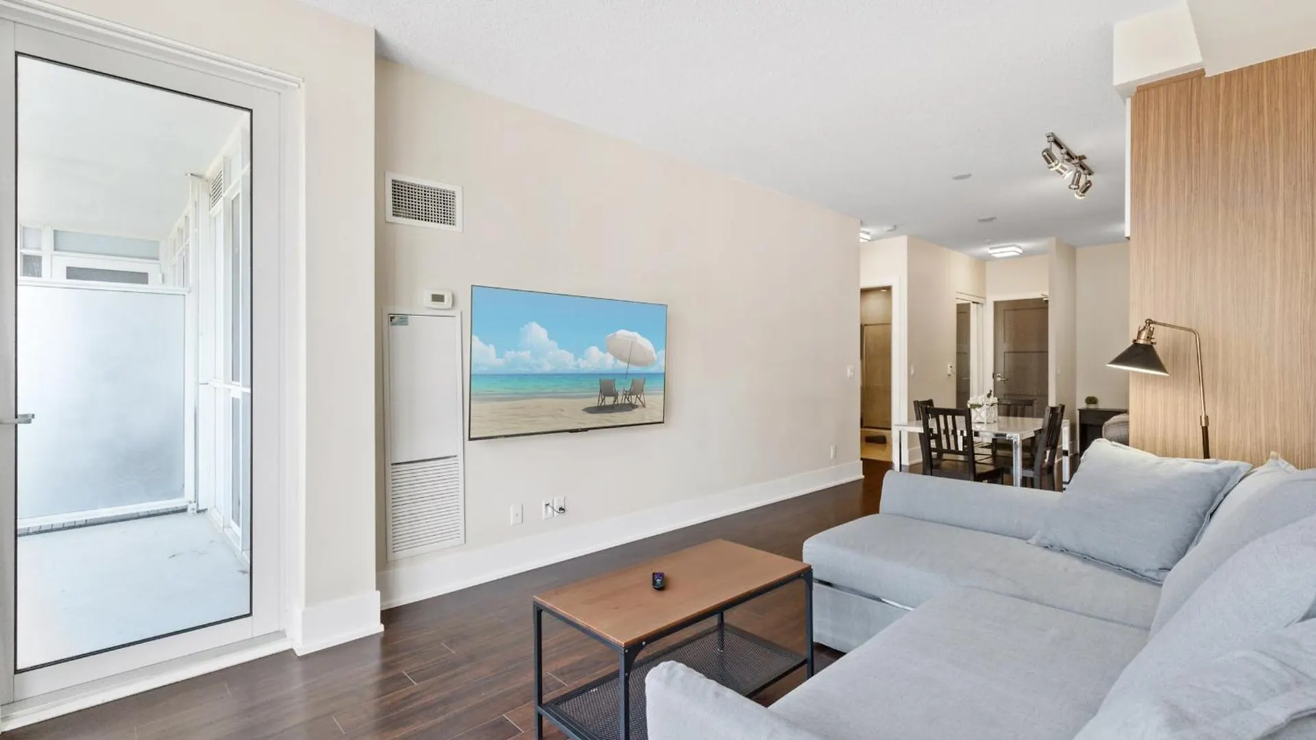 Apartment 2 Bed 2 Bath Cn-Tower And Lakeviews- Parking Toronto